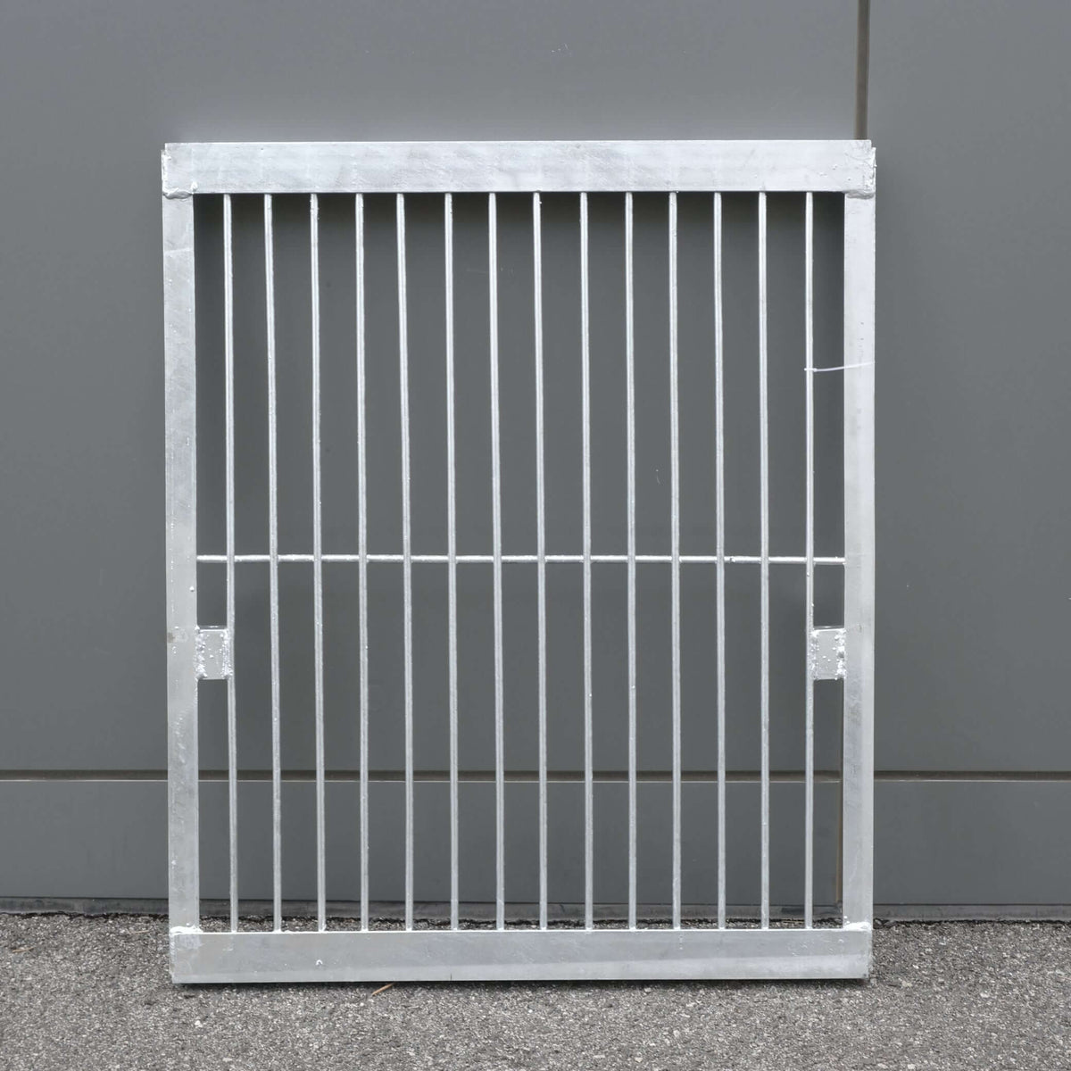 AMA BLK STEEL BASE 2 Basket, galvanized steel base with vertical bars for cray pots, durable and reliable