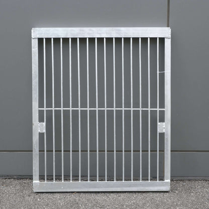 AMA BLK STEEL BASE 2 Basket, galvanized steel base with vertical bars for cray pots, durable and reliable