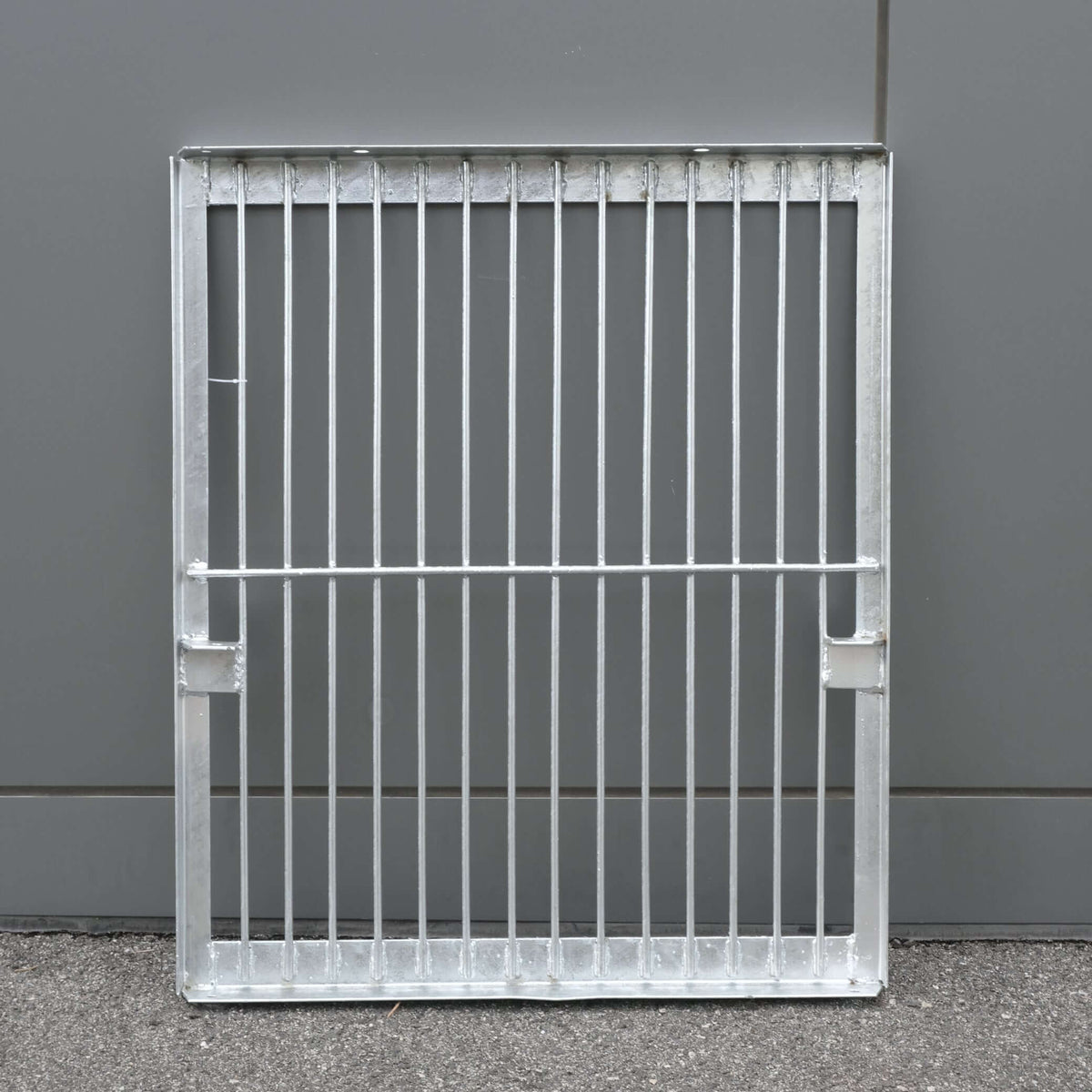 AMA BLK STEEL BASE 2 Basket metal frame designed for durability and functionality in crabbing pots.