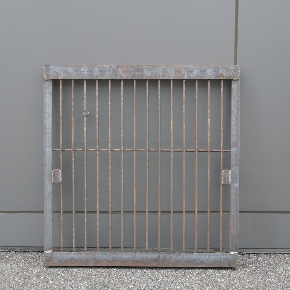 AMA BLK STEEL BASE 1 Basket