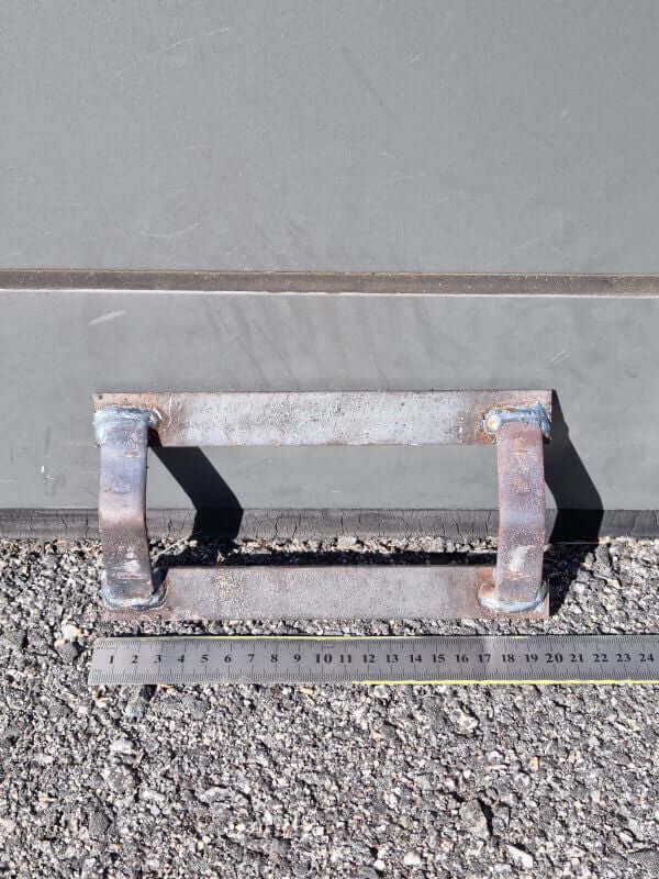 PRO ESCAPE GAP - SA SOUTHERN metal component shown with measuring ruler on gravel background.