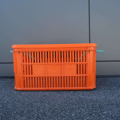 LUG BASKET/ HANDLES/ LID 66L: Orange mesh storage crate with rope handles for secure catch storage.