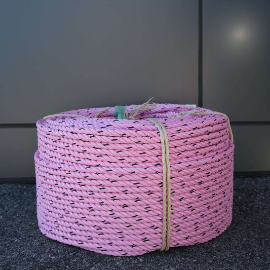 ROPE PP 12MM X 220M PINK/BLACK - 12mm pink polypropylene rope with high tensile strength and excellent coiling.